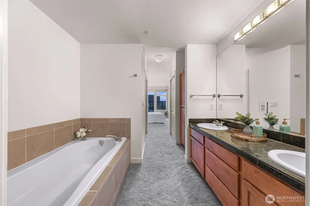 2607 Western Avenue Seattle WA 98121