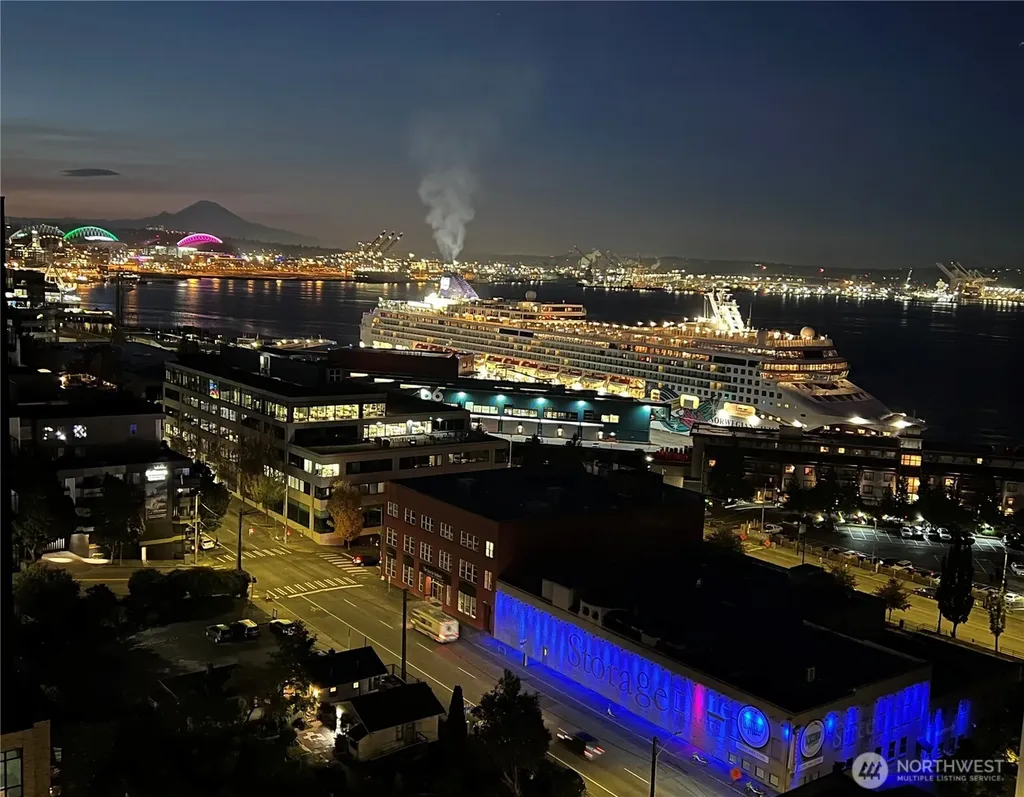 2607 Western Avenue Seattle WA 98121
