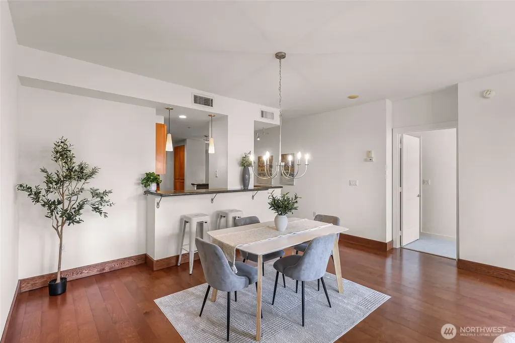 2607 Western Avenue Seattle WA 98121