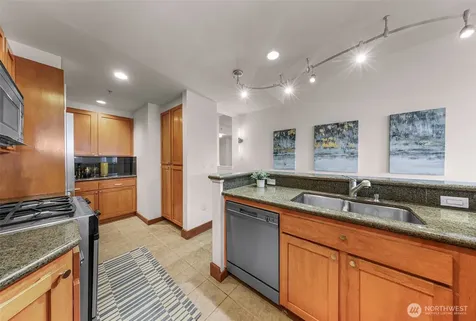 2607 Western Avenue Seattle WA 98121
