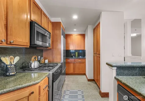 2607 Western Avenue Seattle WA 98121