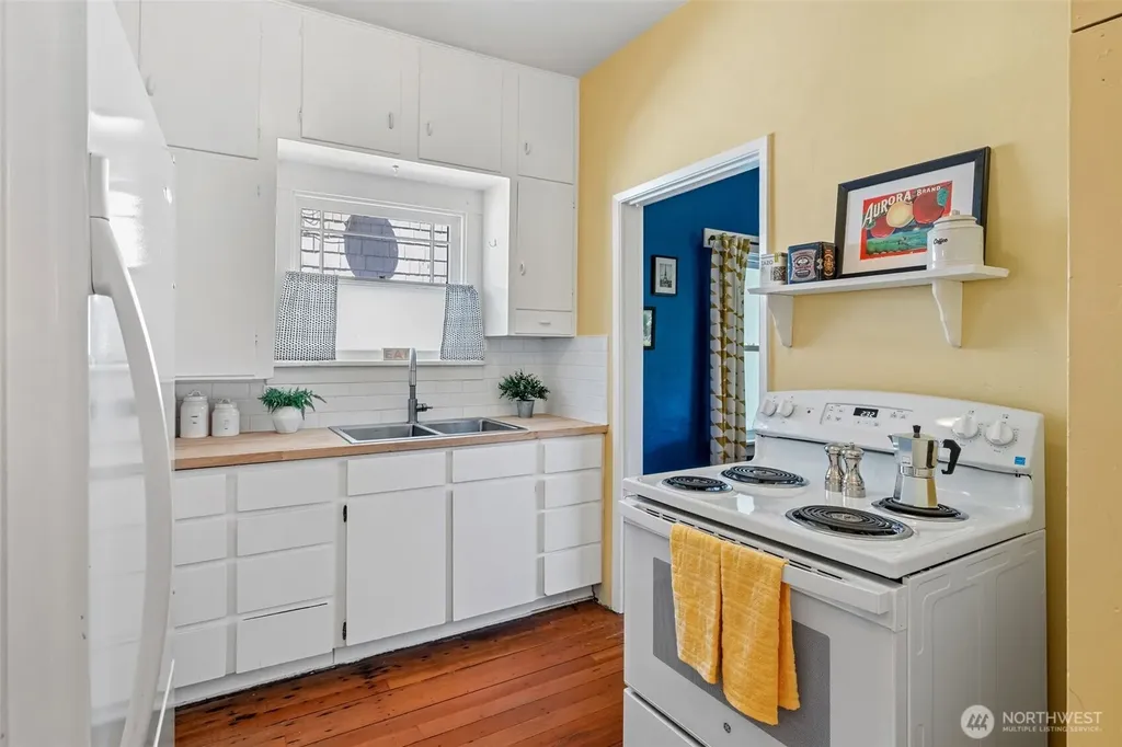 7729 12th Avenue SW Seattle WA 98106