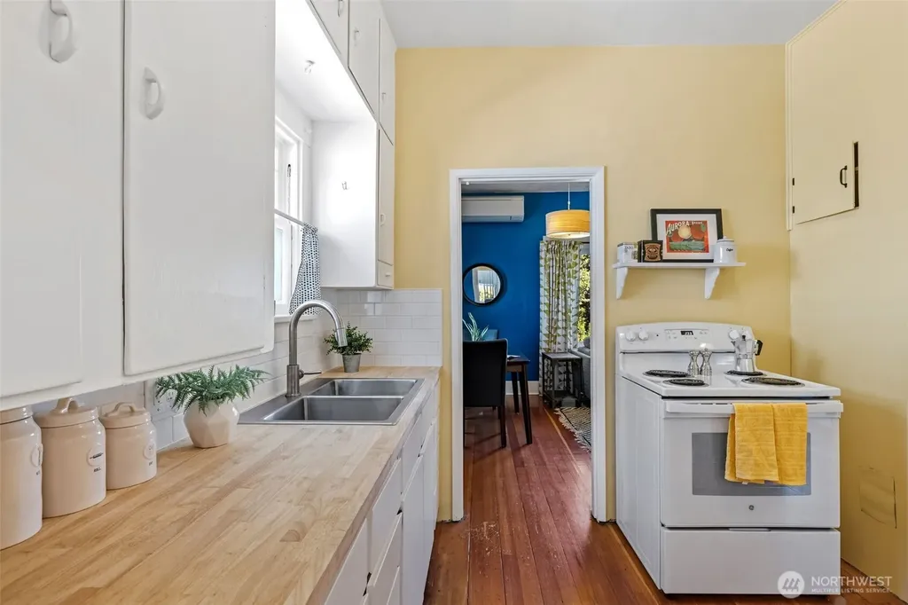 7729 12th Avenue SW Seattle WA 98106
