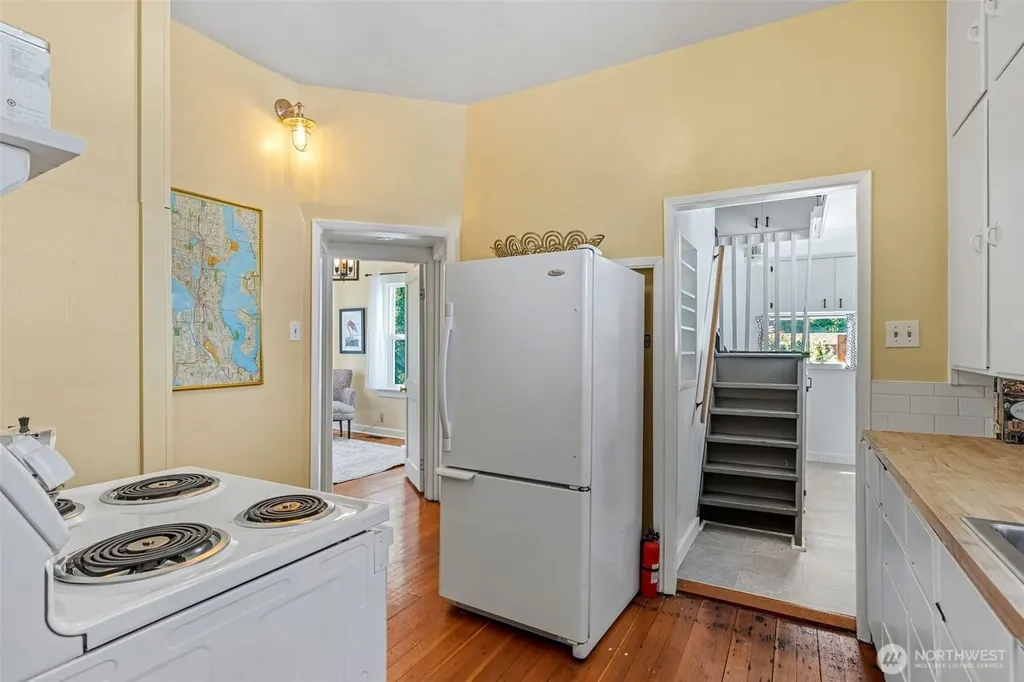 7729 12th Avenue SW Seattle WA 98106