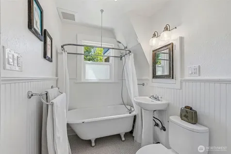 7729 12th Avenue SW Seattle WA 98106