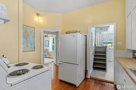 7729 12th Avenue SW Seattle WA 98106