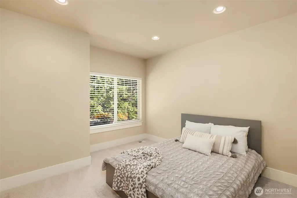 20125 SE 24th Street Sammamish WA 98075