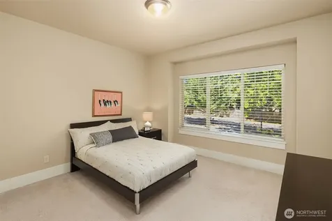 20125 SE 24th Street Sammamish WA 98075