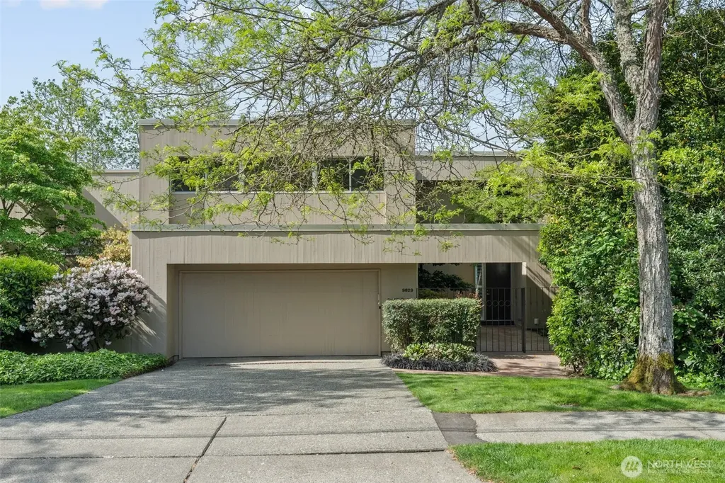 9829 NE 1st Street Bellevue WA 98004
