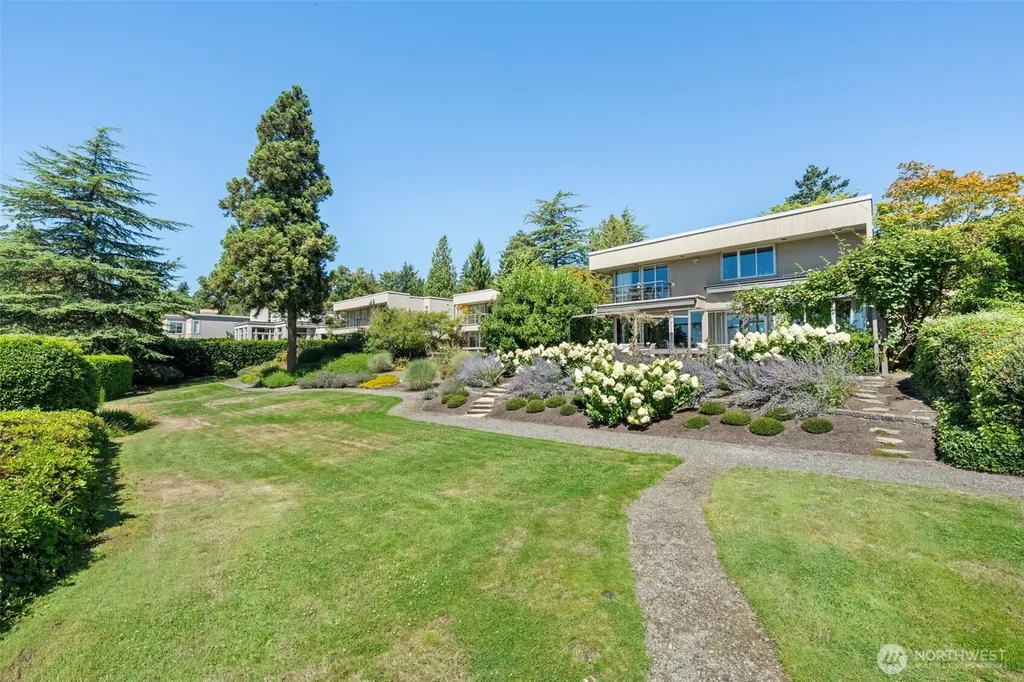 9829 NE 1st Street Bellevue WA 98004