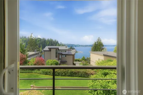 9829 NE 1st Street Bellevue WA 98004
