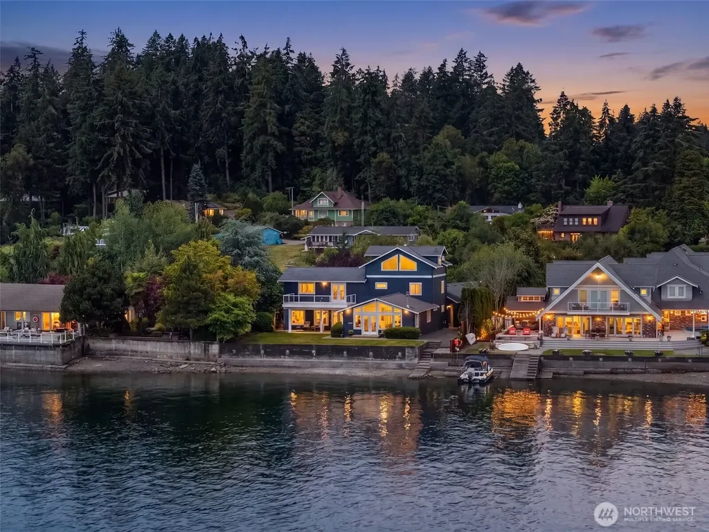 2815 Moorelands Drive NW Gig Harbor WA 98335