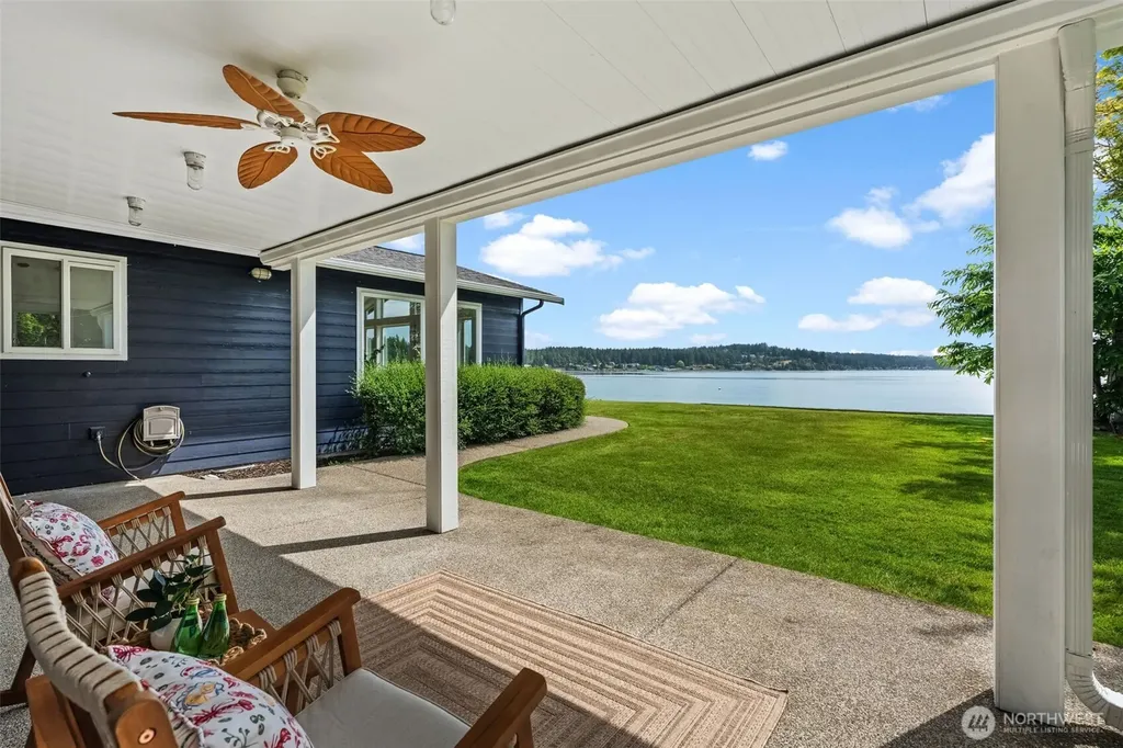 2815 Moorelands Drive NW Gig Harbor WA 98335