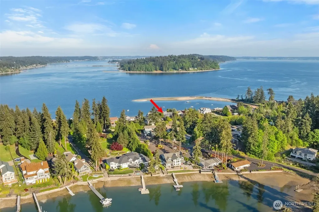 2815 Moorelands Drive NW Gig Harbor WA 98335