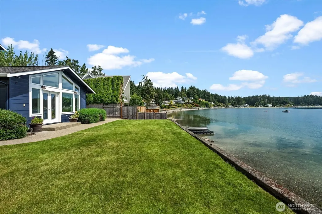 2815 Moorelands Drive NW Gig Harbor WA 98335