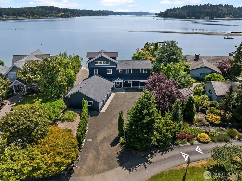 2815 Moorelands Drive NW Gig Harbor WA 98335