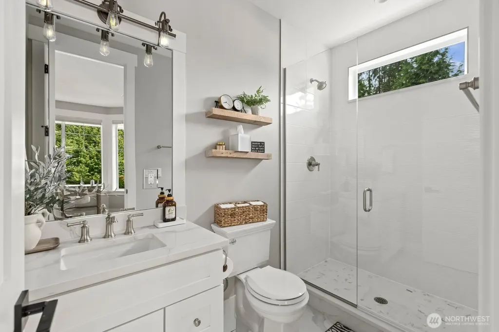 19710 166th Avenue NE Woodinville WA 98072