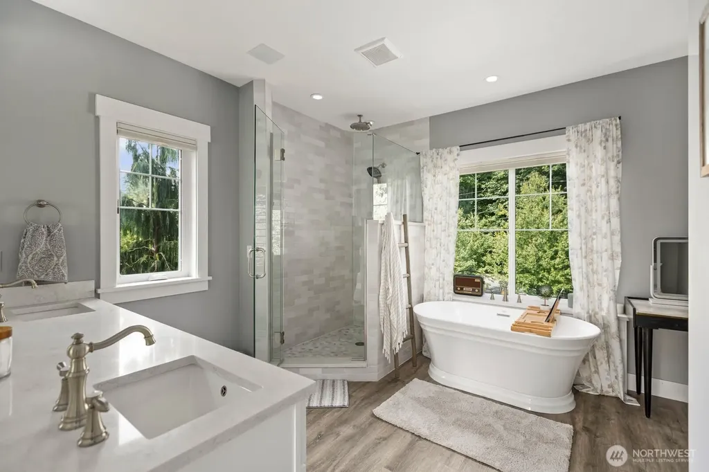 19710 166th Avenue NE Woodinville WA 98072