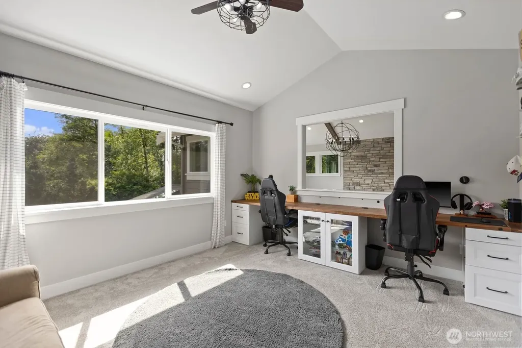 19710 166th Avenue NE Woodinville WA 98072