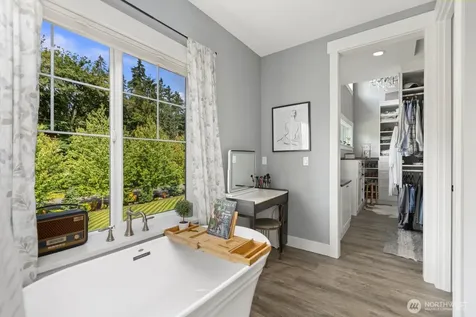 19710 166th Avenue NE Woodinville WA 98072