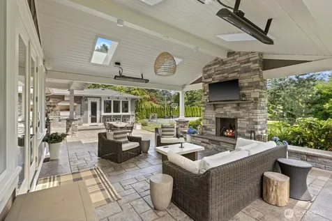 19710 166th Avenue NE Woodinville WA 98072