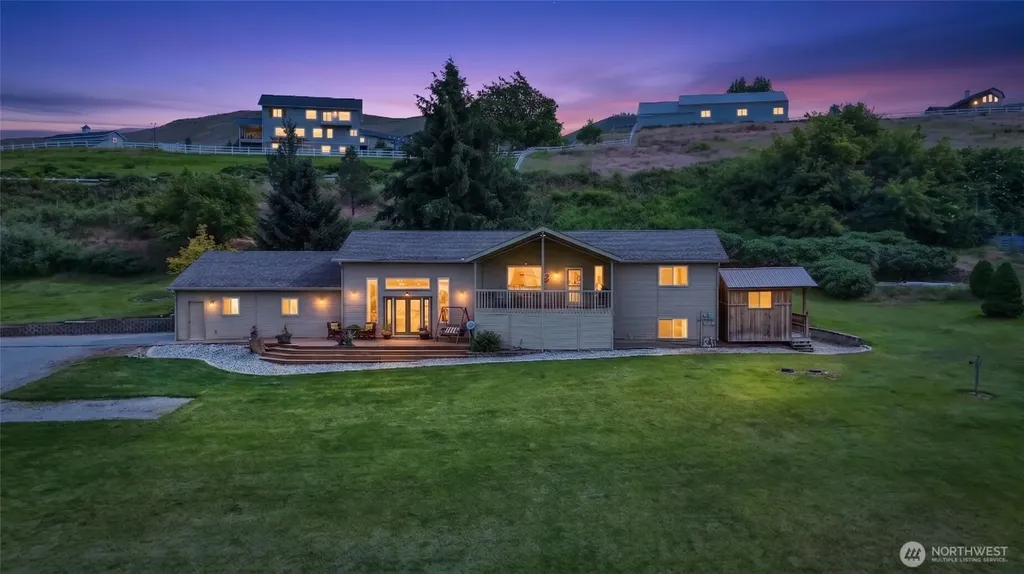 2049 Sleepy Hollow Road Wenatchee WA 98801