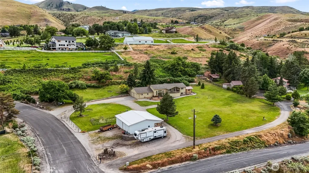 2049 Sleepy Hollow Road Wenatchee WA 98801