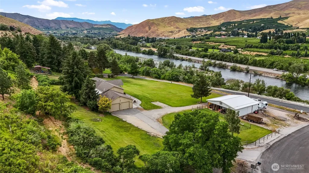 2049 Sleepy Hollow Road Wenatchee WA 98801