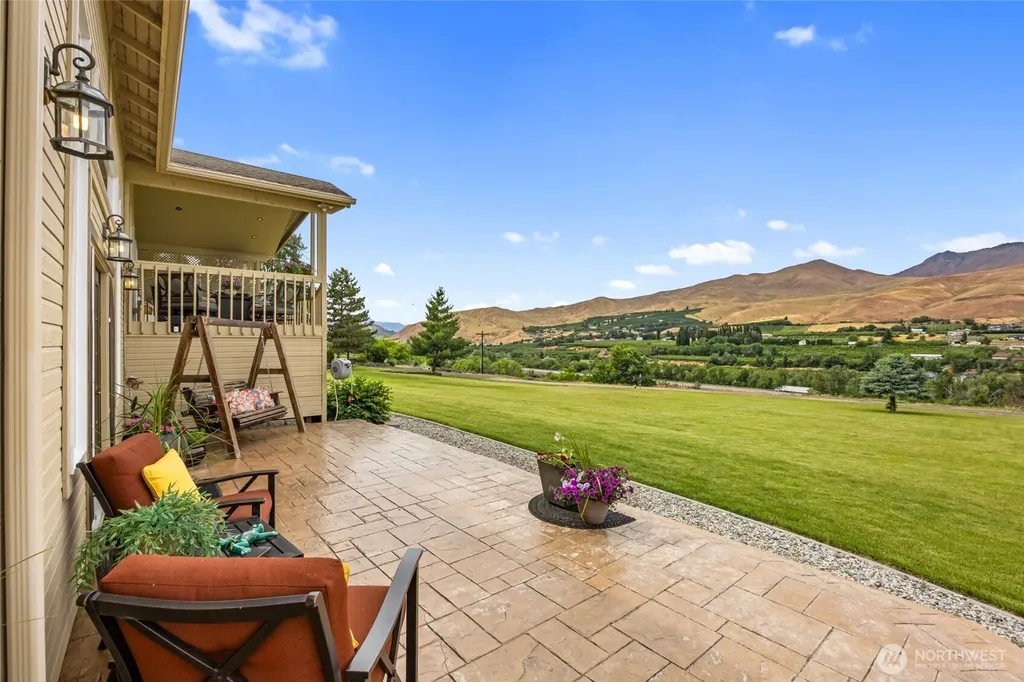 2049 Sleepy Hollow Road Wenatchee WA 98801