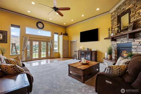 2049 Sleepy Hollow Road Wenatchee WA 98801