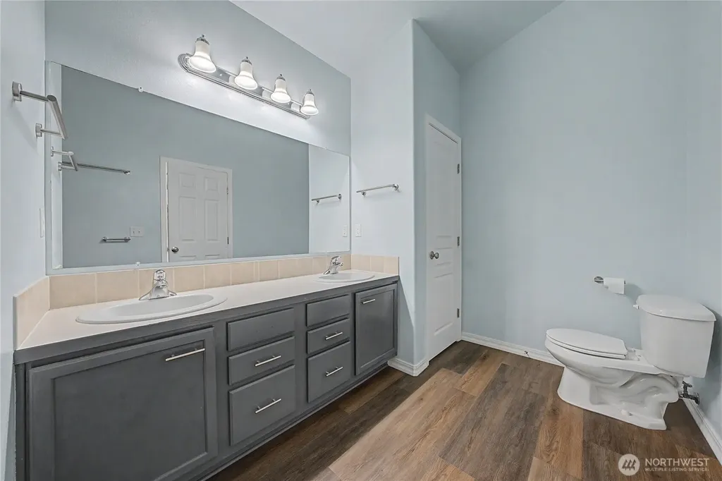 526 N Kentucky Drive Moses Lake WA 98837