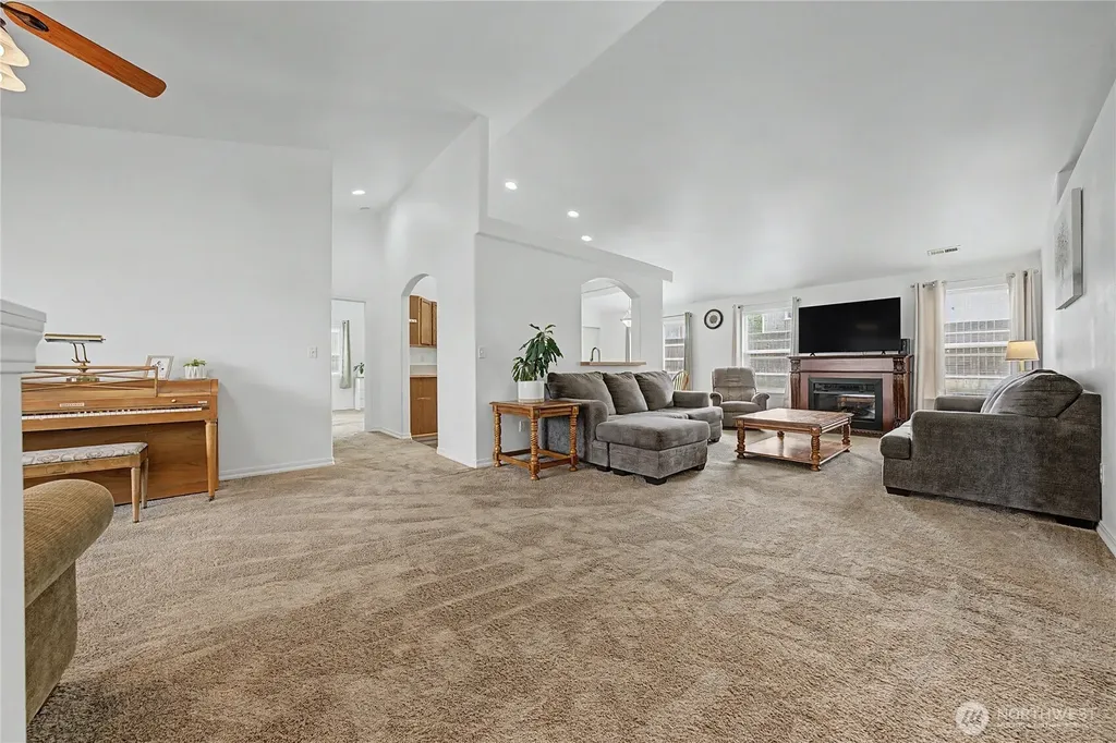 526 N Kentucky Drive Moses Lake WA 98837