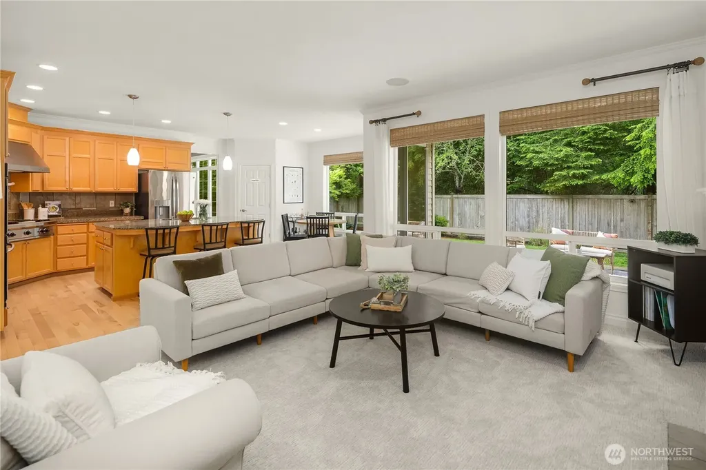 27422 SE 8th Place Sammamish WA 98075