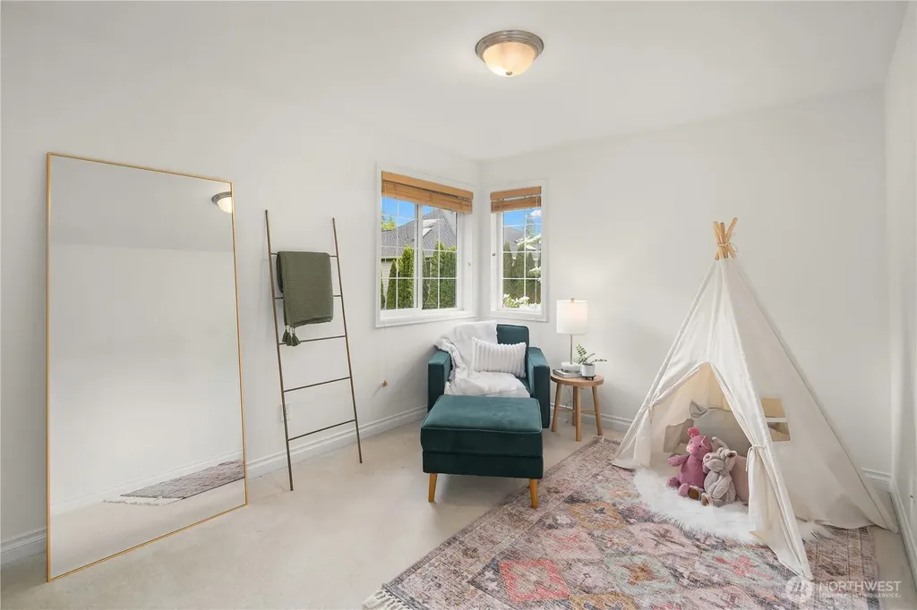 27422 SE 8th Place Sammamish WA 98075
