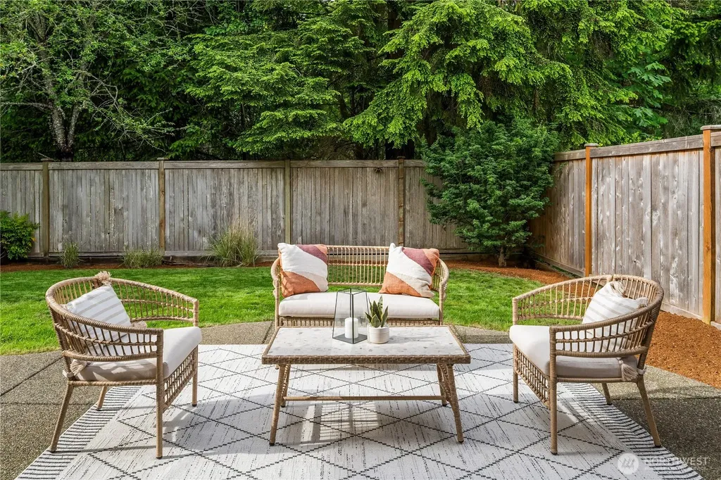 27422 SE 8th Place Sammamish WA 98075