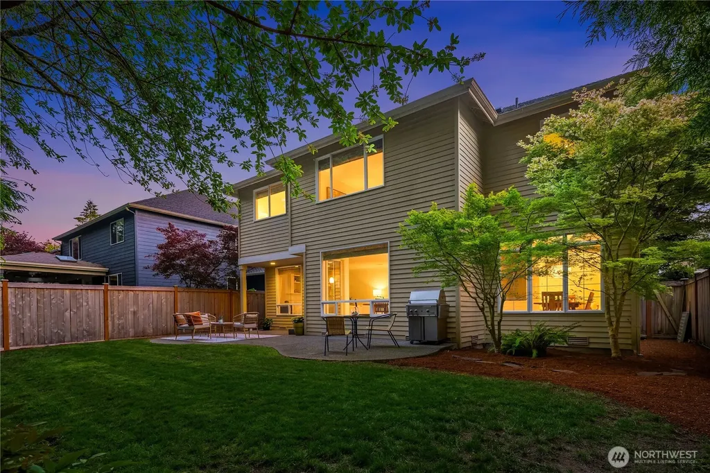 27422 SE 8th Place Sammamish WA 98075