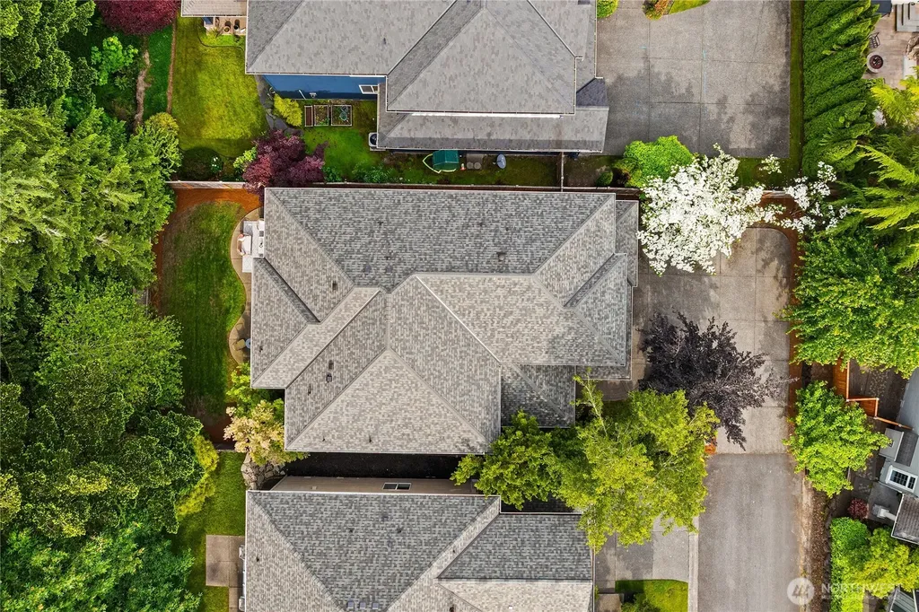 27422 SE 8th Place Sammamish WA 98075