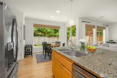 27422 SE 8th Place Sammamish WA 98075
