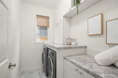 27422 SE 8th Place Sammamish WA 98075