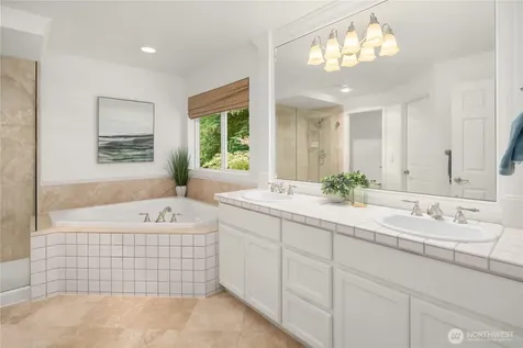 27422 SE 8th Place Sammamish WA 98075