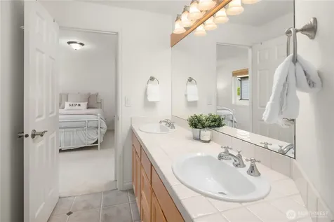 27422 SE 8th Place Sammamish WA 98075