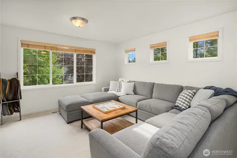 27422 SE 8th Place Sammamish WA 98075