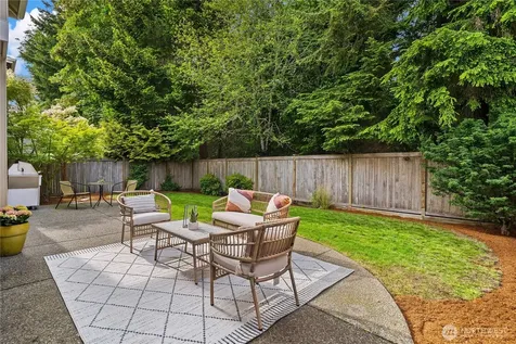 27422 SE 8th Place Sammamish WA 98075