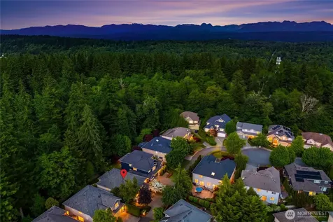 27422 SE 8th Place Sammamish WA 98075