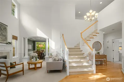 27422 SE 8th Place Sammamish WA 98075