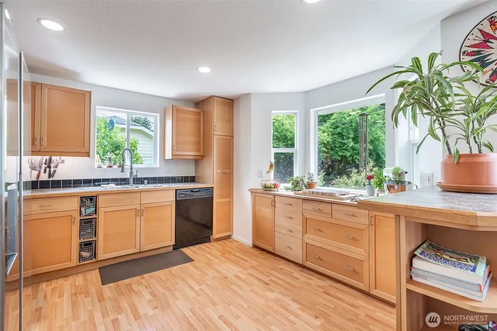 7318 E Raintree Lane Port Orchard WA 98366