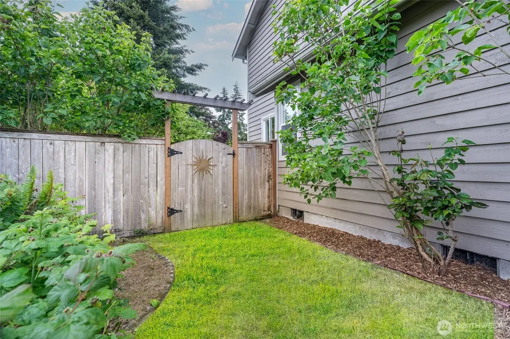 7318 E Raintree Lane Port Orchard WA 98366