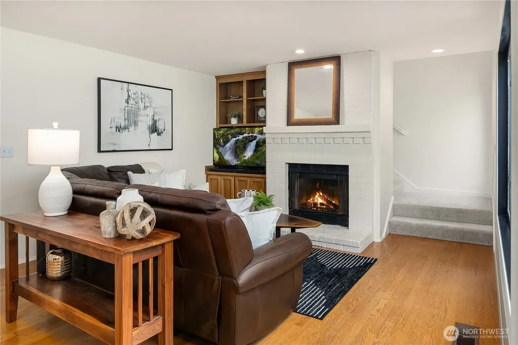 24520 NE 11th Place Sammamish WA 98074