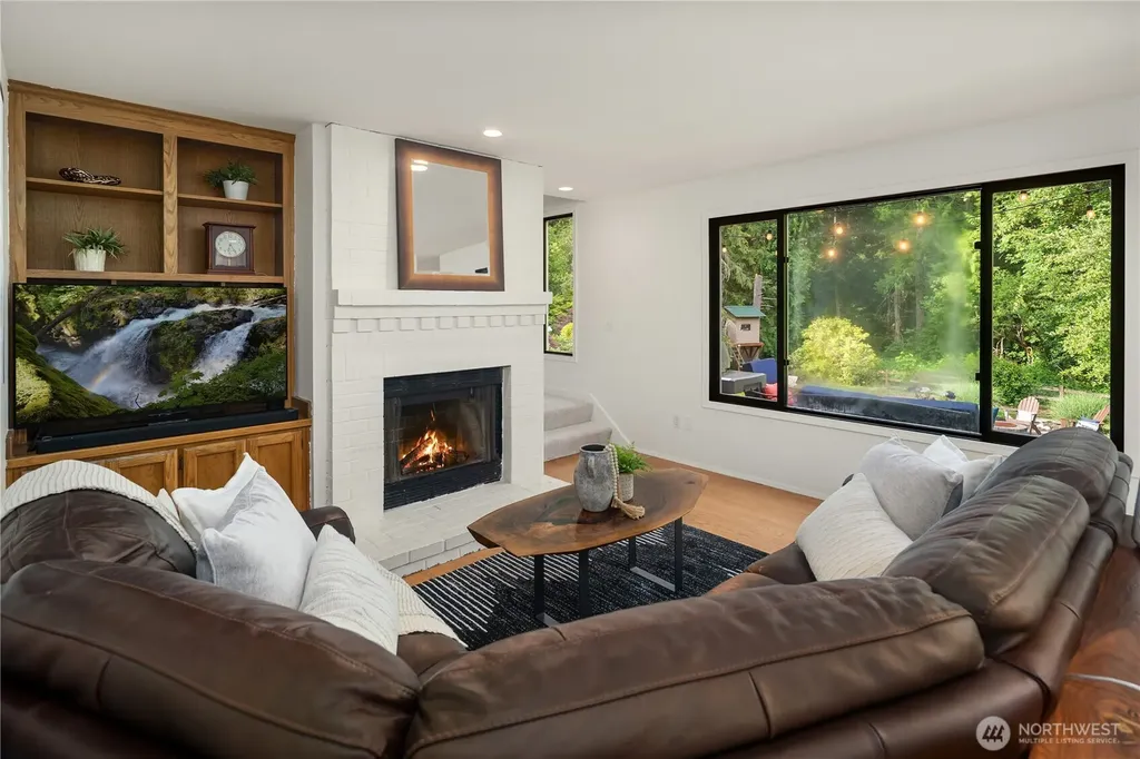 24520 NE 11th Place Sammamish WA 98074