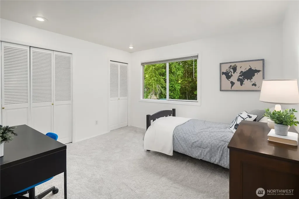 24520 NE 11th Place Sammamish WA 98074